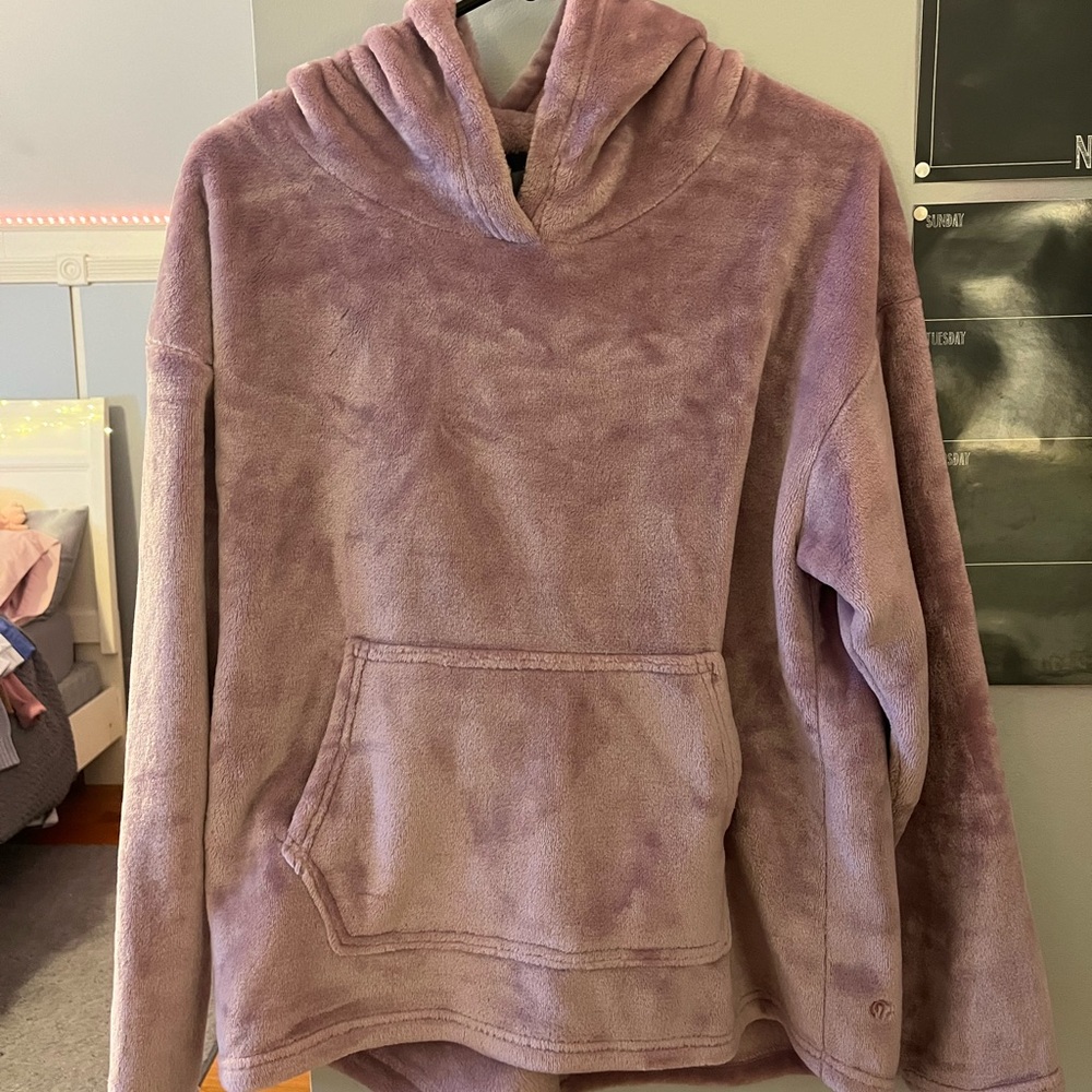 Champion Hoodie blanket. Light purple. never worn. new.